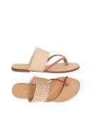 SANDÁLIA RASTEIRA EM COURO CARAMELO E RÁFIA COM TIRAS CRUZADAS