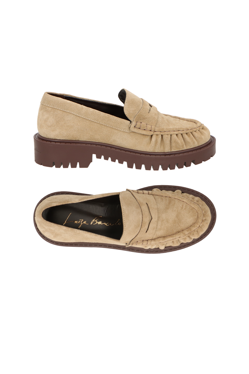 MOCASSIM LOAFER TRATORADO EM CAMURÇA BEGE FENDI