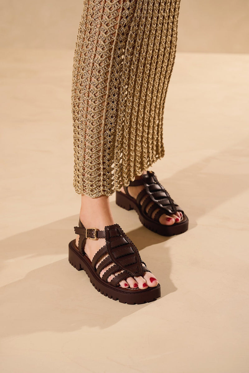 SANDÁLIA PESCADORA TRATORADA EM COURO MARROM CAFÉ