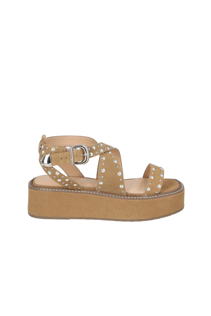 SANDÁLIA PLATAFORMA EM CAMURÇA BEGE ARGILA COM REBITES