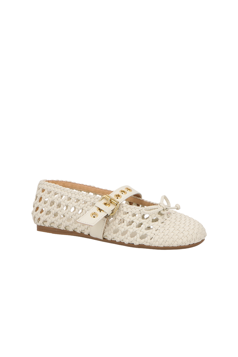 SAPATILHA EM COURO OFF WHITE TRESSÊ COM FIVELA