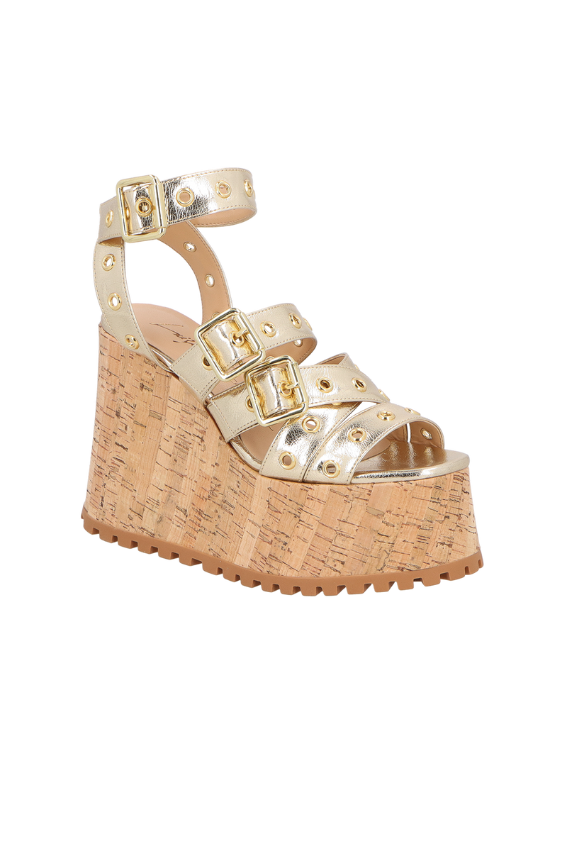 SANDÁLIA PLATAFORMA METALIZADA DOURADA E ILHOSES