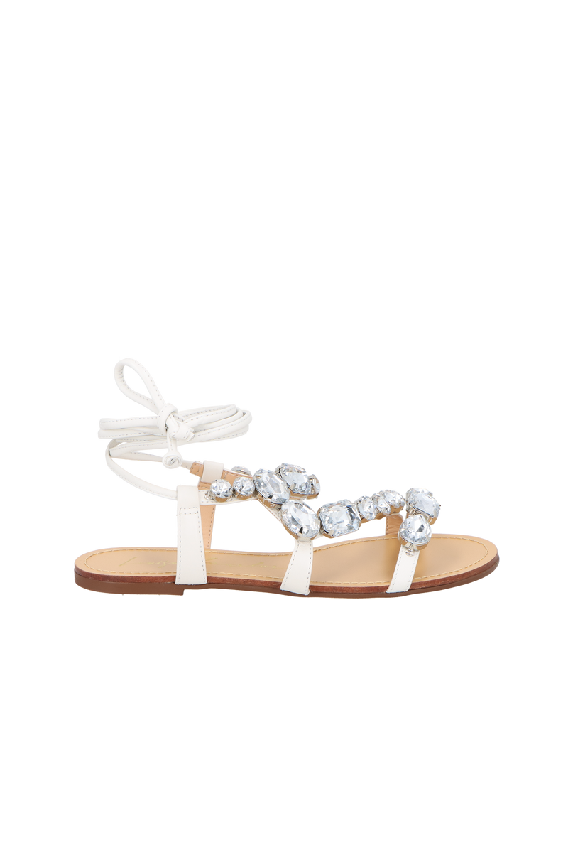 SANDÁLIA RASTEIRA EM COURO OFF WHITE COM PEDRARIAS