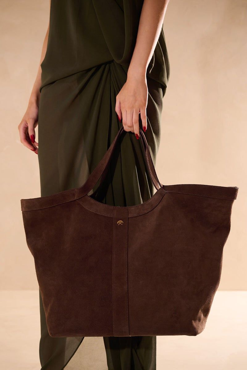 BOLSA GRANDE MINIMALISTA EM CAMURÇA MARROM CAFÉ