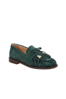 MOCASSIM LOAFER EM CAMURÇA VERDE ESMERALDA COM FRANJAS E ENFEITES DOURADOS