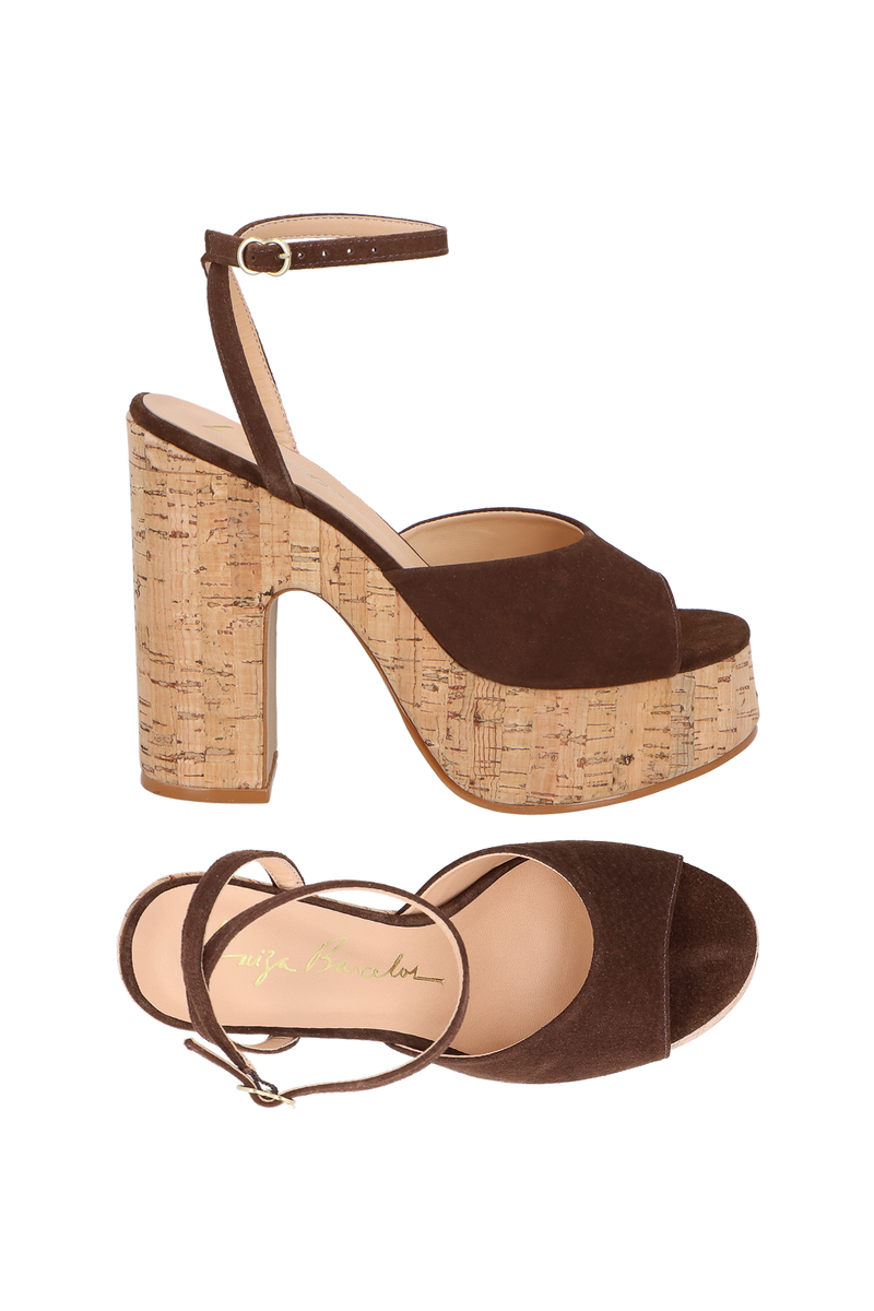 SANDÁLIA MEIA PATA EM CAMURÇA CAFÉ COM SALTO DE CORTIÇA