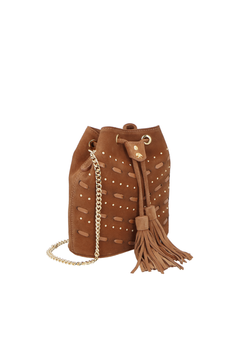 BOLSA BUCKET PEQUENA EM CAMURÇA MARROM CAFÉ COM DETALHES METÁLICOS
