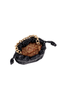 BOLSA COM FECHAMENTO POR NÓS E ALÇA DE CORRENTES EM COURO PRETA MÉDIA