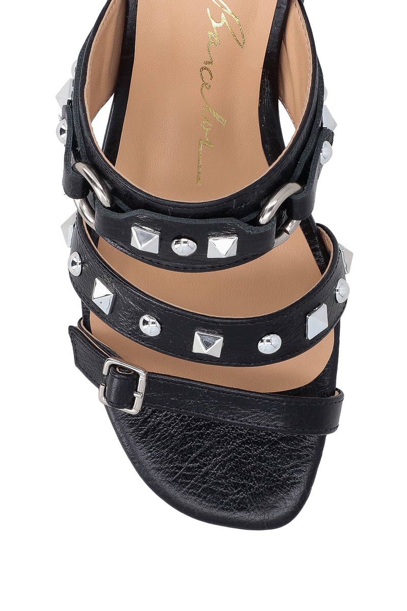 SANDÁLIA MULE SALTO MÉDIO BLOCO EM COURO PRETO COM MIX DE REBITES