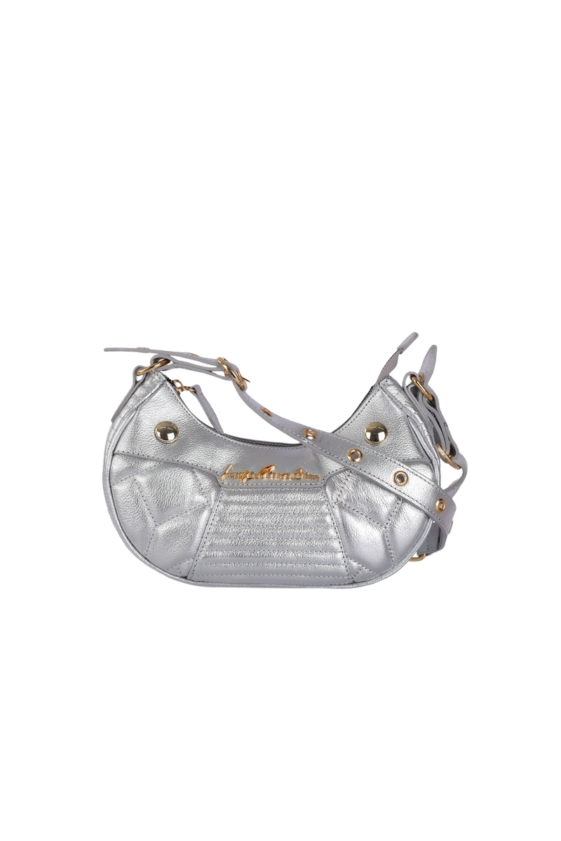 BOLSA BAGUETE EM COURO PRATA COM ALÇA DE ILHOSES PEQUENA