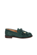 MOCASSIM LOAFER EM CAMURÇA VERDE ESMERALDA COM FRANJAS E ENFEITES DOURADOS