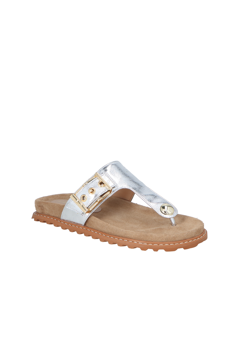 SANDÁLIA PAPETE DE DEDO EM METALIZADO PRATA COM FIVELA
