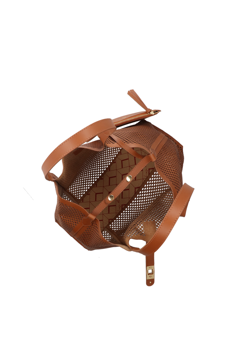 BOLSA TOTE GRANDE EM COURO CARAMELO COM RECORTES