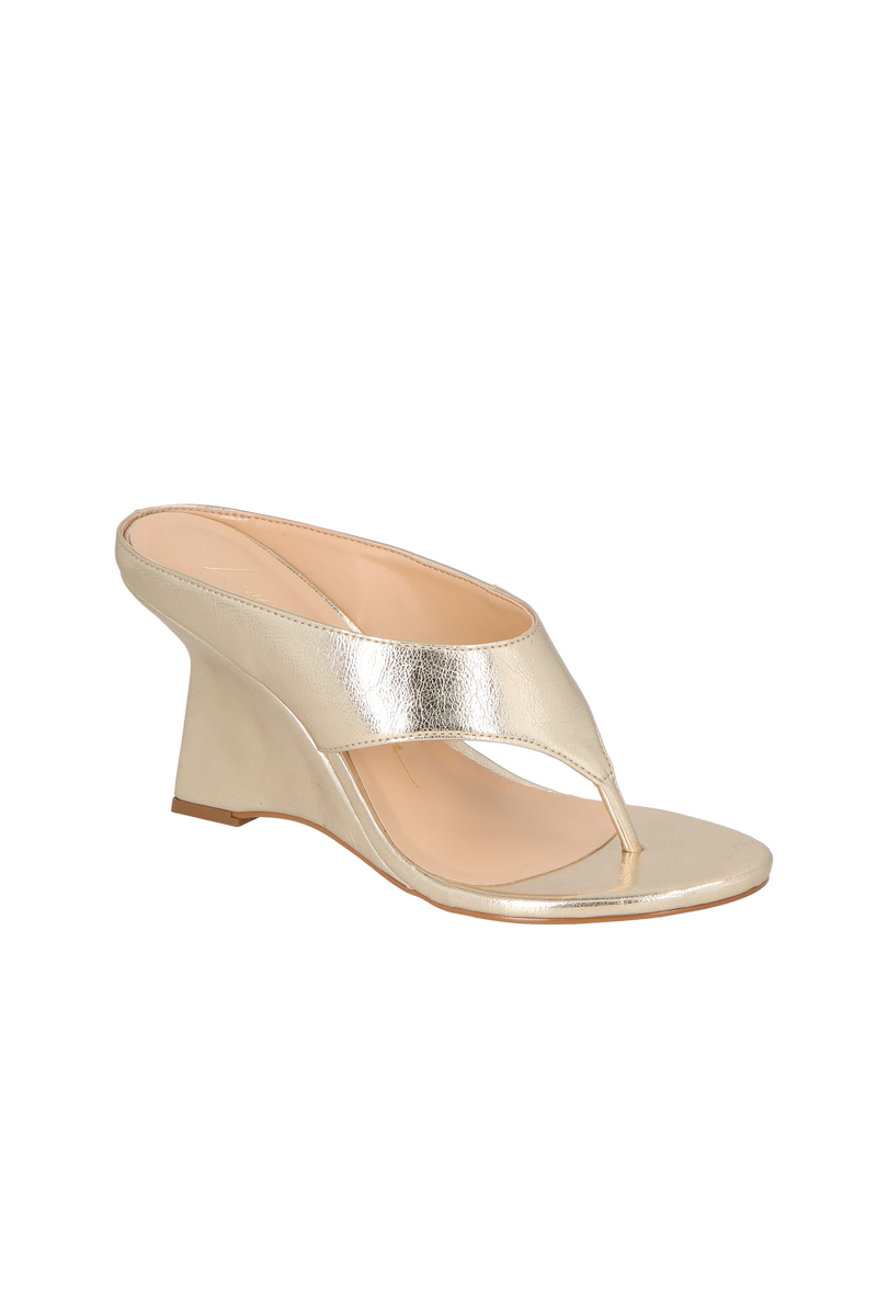 MULE DE DEDO EM METALIZADA DOURADA COM SALTO ANABELA ESCULTURAL