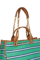 MAXI BOLSA LISTRADA VERDE E AZUL COM ALÇAS DE CORRENTE