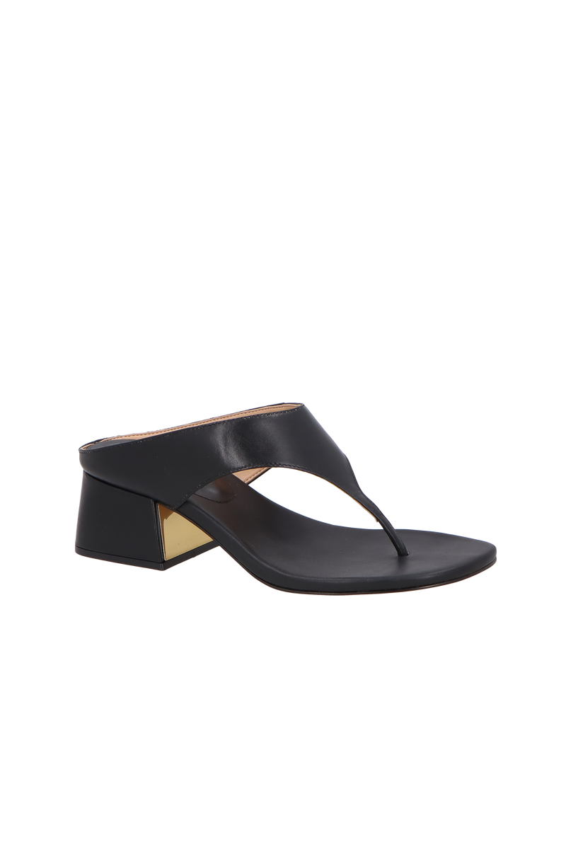 SANDÁLIA COM TIRA ENTRE OS DEDOS EM COURO PRETO