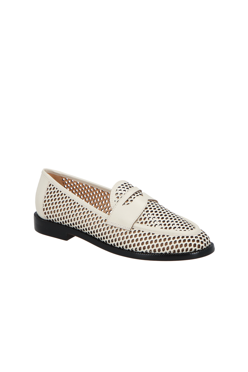 MOCASSIM EM COURO OFF WHITE VAZADO