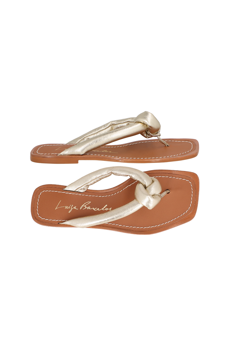 SANDÁLIA RASTEIRA TIRAS PILLOW EM METALIZADO DOURADO