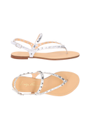 SANDÁLIA RASTEIRA EM COURO PRATA COM TACHINHAS