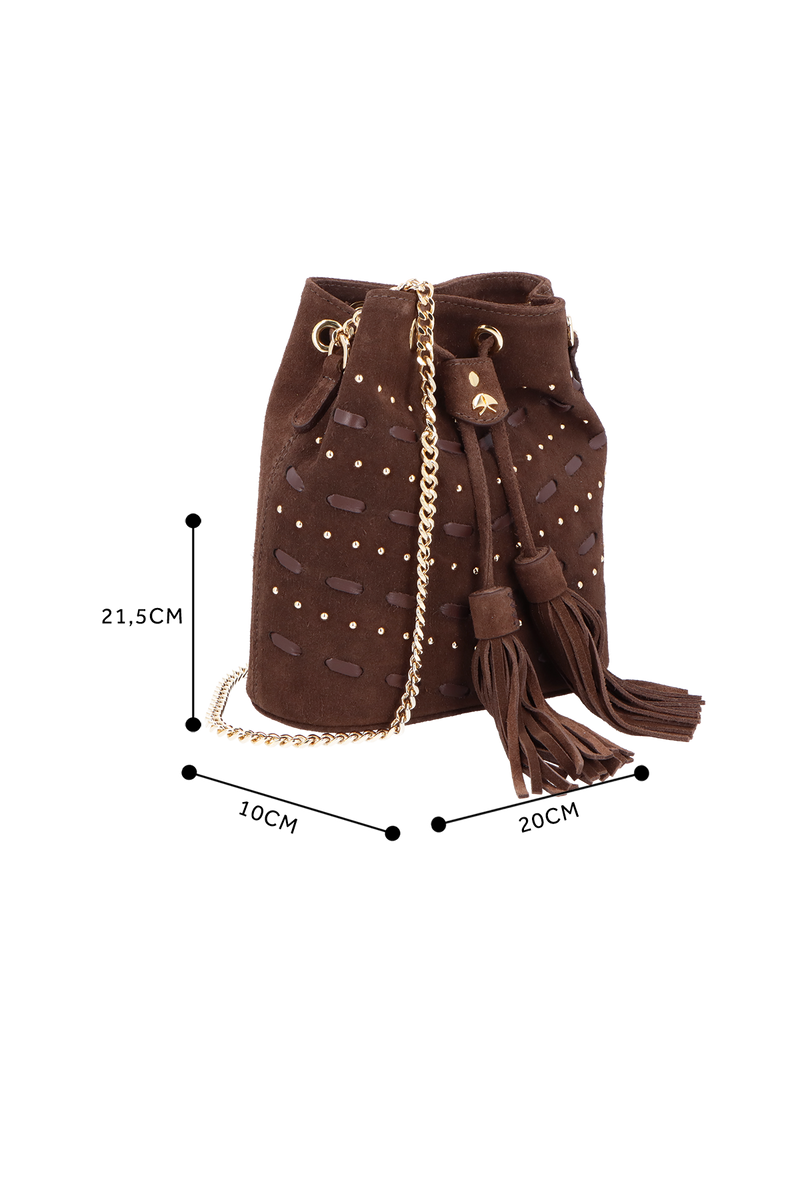 BOLSA BUCKET PEQUENA EM CAMURÇA MARROM CAFÉ COM DETALHES METÁLICOS
