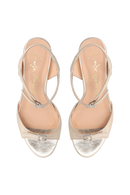 SANDÁLIA SALTO MÉDIO METALIZADA DOURADA E FIVELA CRISTAL