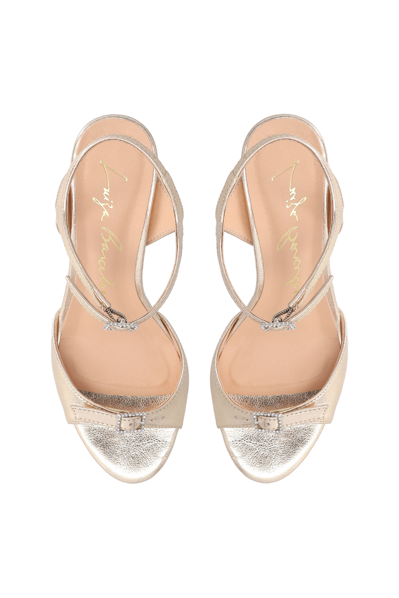 SANDÁLIA SALTO MÉDIO METALIZADA DOURADA E FIVELA CRISTAL