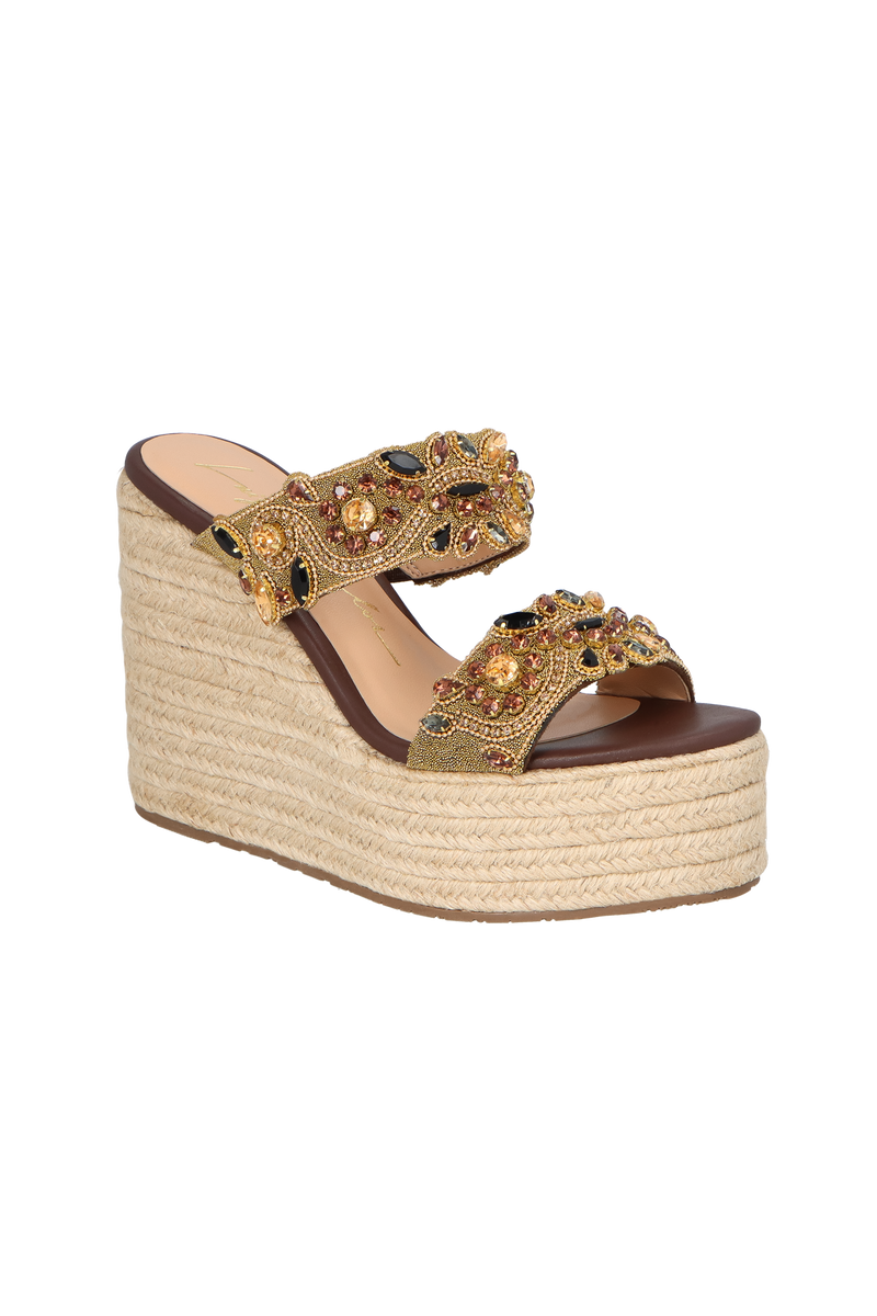 SANDÁLIA ANABELA COM PEDRARIA EM TONS TERROSOS E JUTA