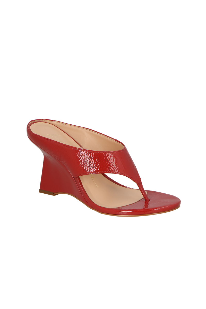 MULE DE DEDO EM VERNIZ VERMELHO COM SALTO ANABELA ESCULTURAL