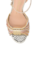 SANDÁLIA PLATAFORMA EM COURO DOURADO COM SOLADO EM CORTIÇA E ENFEITE METÁLICO