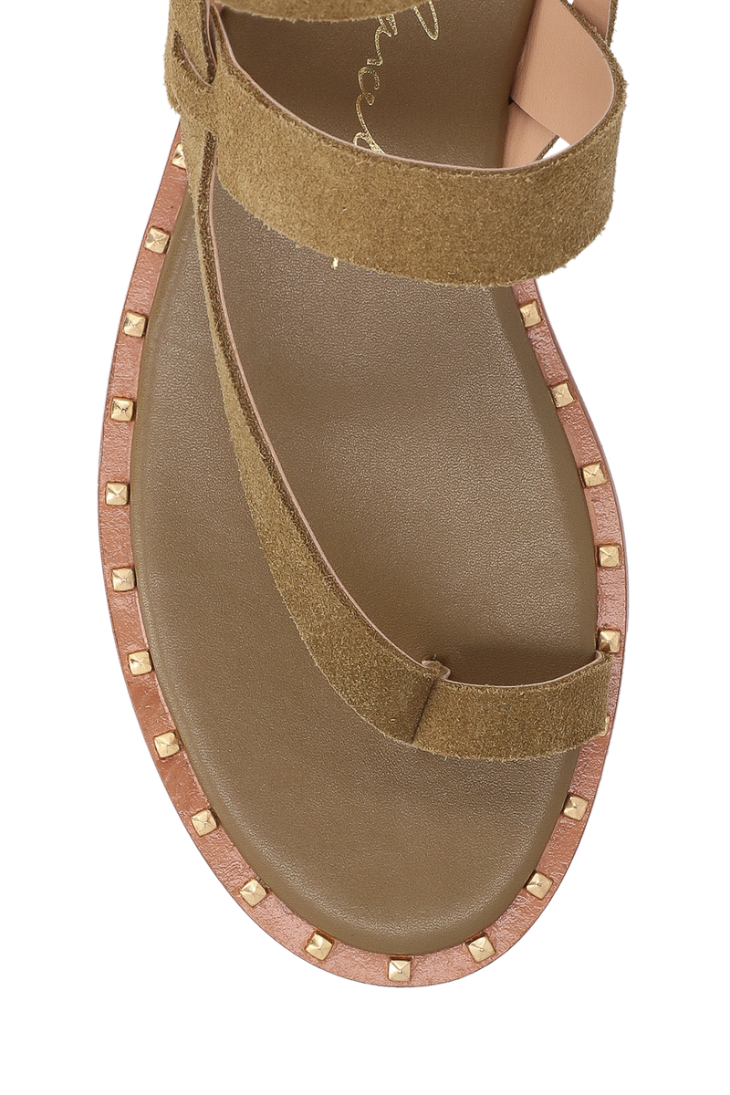 RASTEIRA DE DEDO EM CAMURÇA VERDE ASPARGO COM TIRAS CRUZADAS E TACHAS