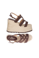 SANDÁLIA PLATAFORMA EM RÁFIA COM TIRAS ENTRELAÇADAS