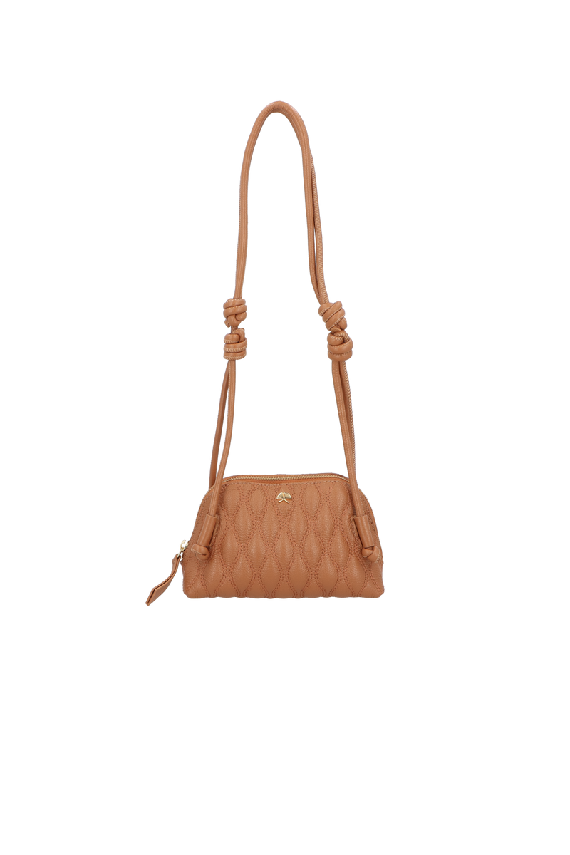 BOLSA PEQUENA EM COURO CARAMELO MATELASSÊ COM ALÇA DE NÓS