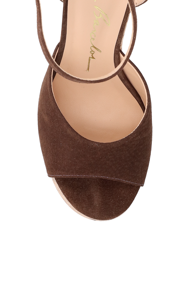 SANDÁLIA MEIA PATA EM CAMURÇA CAFÉ COM SALTO DE CORTIÇA