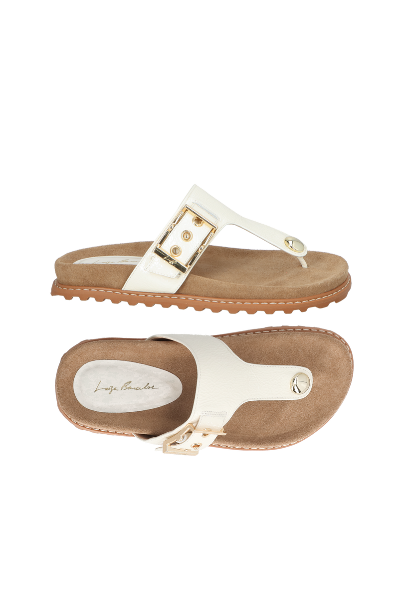 SANDÁLIA PAPETE DE DEDO EM VERNIZ OFF WHITE COM FIVELA
