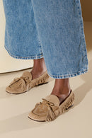 MOCASSIM EM CAMURÇA BEGE FENDI COM FRANJAS