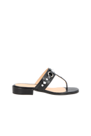 SANDÁLIA DE DEDO EM COURO PRETO COM APLICAÇÕES METÁLICAS