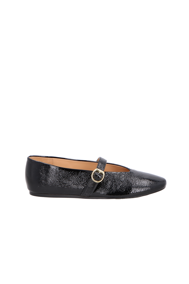 SAPATILHA MARY JANE EM COURO VERNIZ PRETO COM DECOTE V