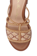 SANDÁLIA EM COURO CARAMELO E PALHA COM SALTO BLOCO MÉDIO