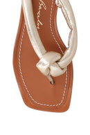 SANDÁLIA RASTEIRA TIRAS PILLOW EM METALIZADO DOURADO